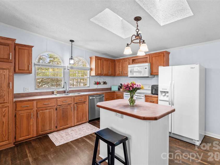 103 Keyside Lane, Mooresville, NC 28115.  MLS# CAR4367532, YatesRealty ID 9808. 