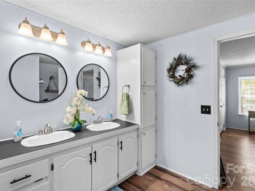103 Keyside Lane, Mooresville, NC 28115.  MLS# CAR4367532, YatesRealty ID 9808. 