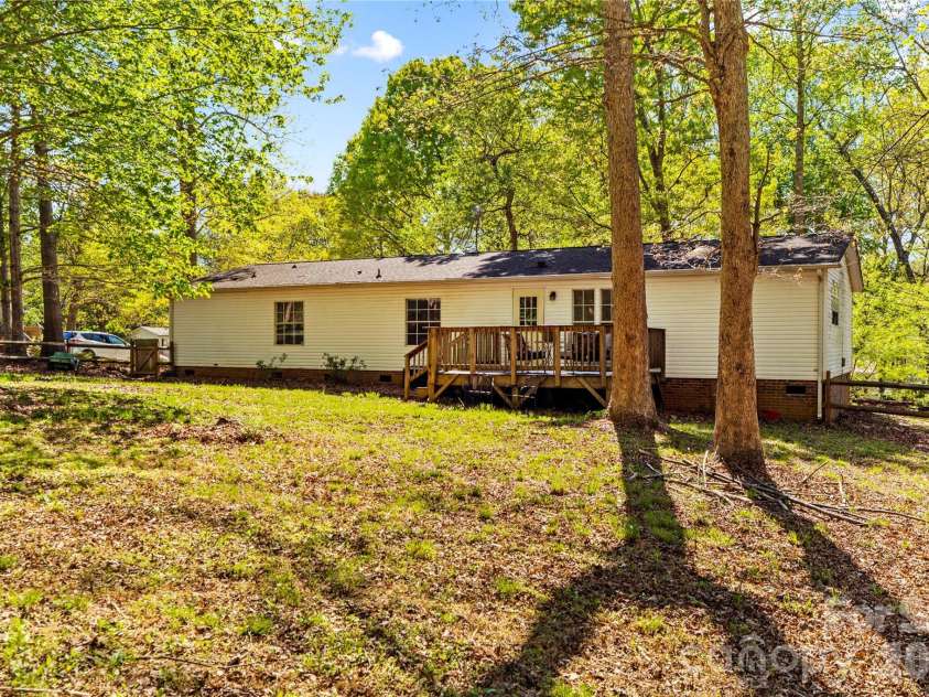 103 Keyside Lane, Mooresville, NC 28115.  MLS# CAR4367532, YatesRealty ID 9808. 