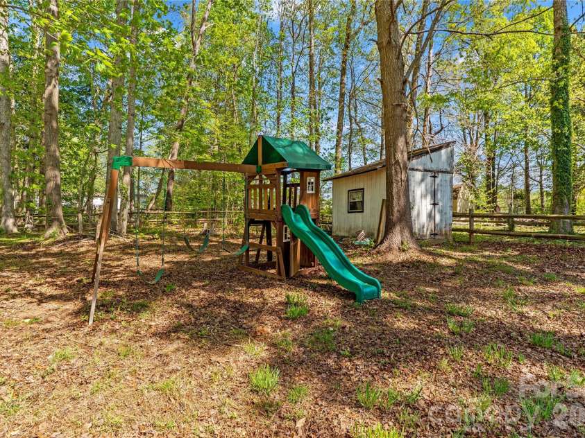 103 Keyside Lane, Mooresville, NC 28115.  MLS# CAR4367532, YatesRealty ID 9808. 