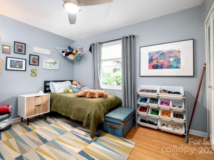 36 Brookcliff Drive, Asheville, NC 28804.  MLS# CAR4235948, YatesRealty ID 9808. Bedroom with Large Closet