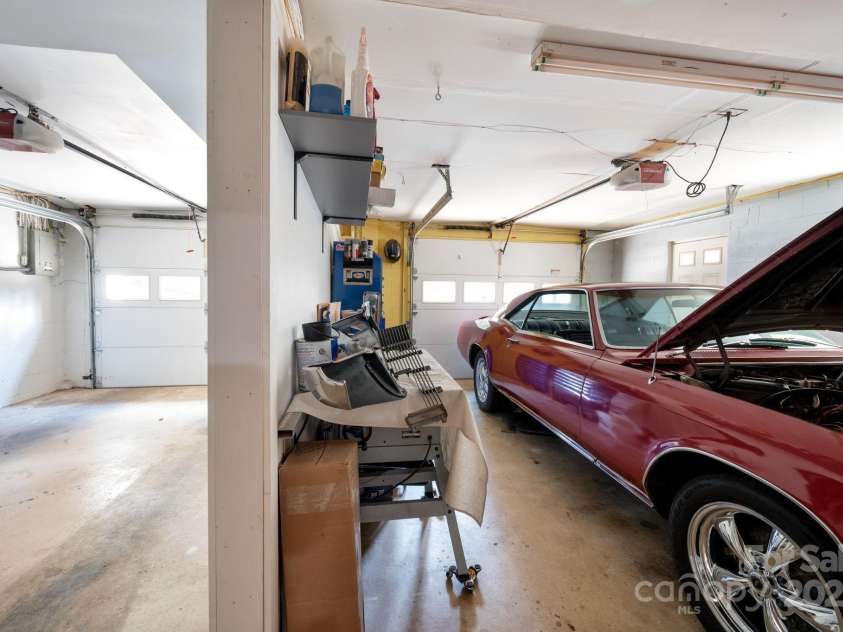 36 Brookcliff Drive, Asheville, NC 28804.  MLS# CAR4235948, YatesRealty ID 9808. Two-Car Garage with Partition Wall