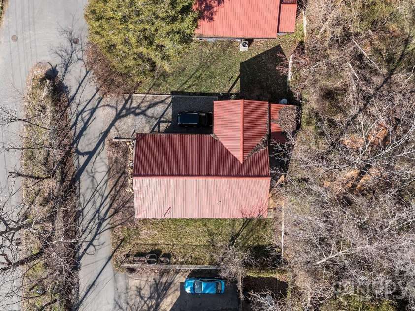 13 Norton Drive, Asheville, NC 28804.  MLS# CAR4231998, YatesRealty ID 9809. 