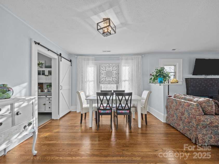 13 Norton Drive, Asheville, NC 28804.  MLS# CAR4231998, YatesRealty ID 9809. 