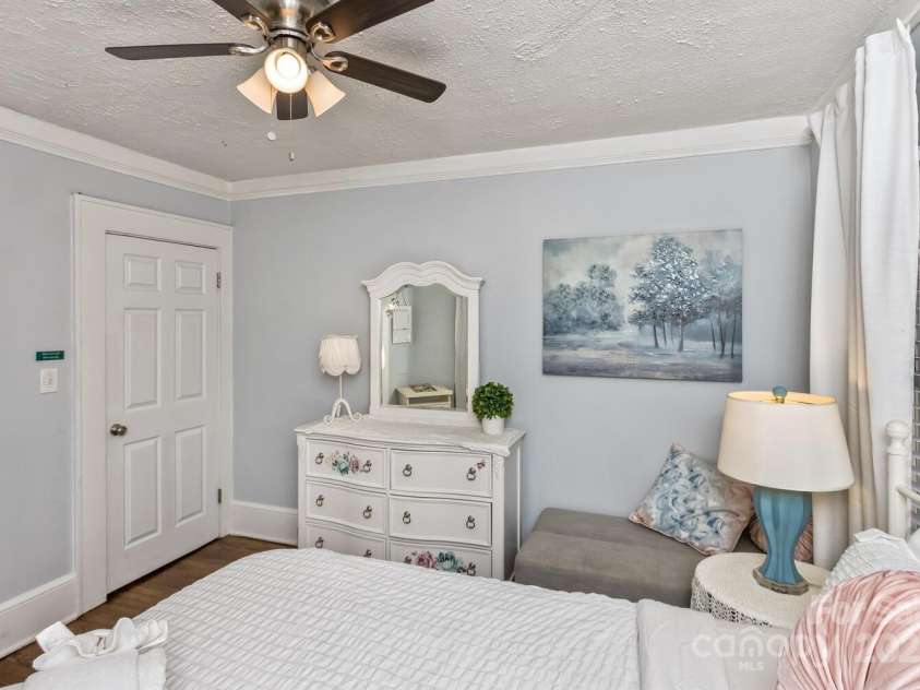 13 Norton Drive, Asheville, NC 28804.  MLS# CAR4309428, YatesRealty ID 9809. 