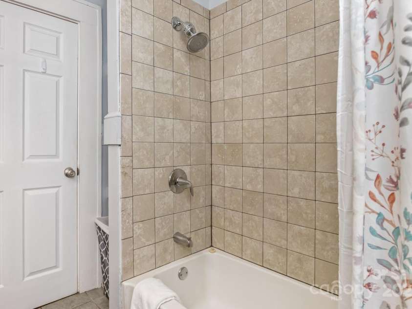 13 Norton Drive, Asheville, NC 28804.  MLS# CAR4309428, YatesRealty ID 9809. 