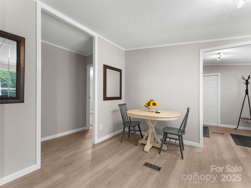 25 Overbrook Drive, Saluda, NC 28773.  MLS# CAR4306681, YatesRealty ID 981. Breakfast nook option 2. 