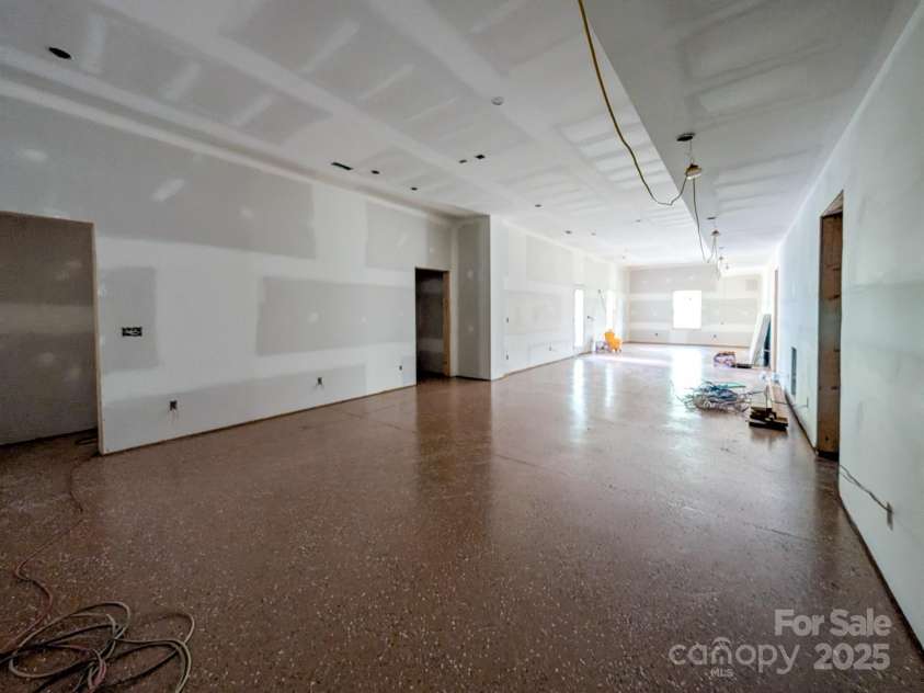 338 Majestic Mountain Drive, Burnsville, NC 28714.  MLS# CAR4277521, YatesRealty ID 981. 