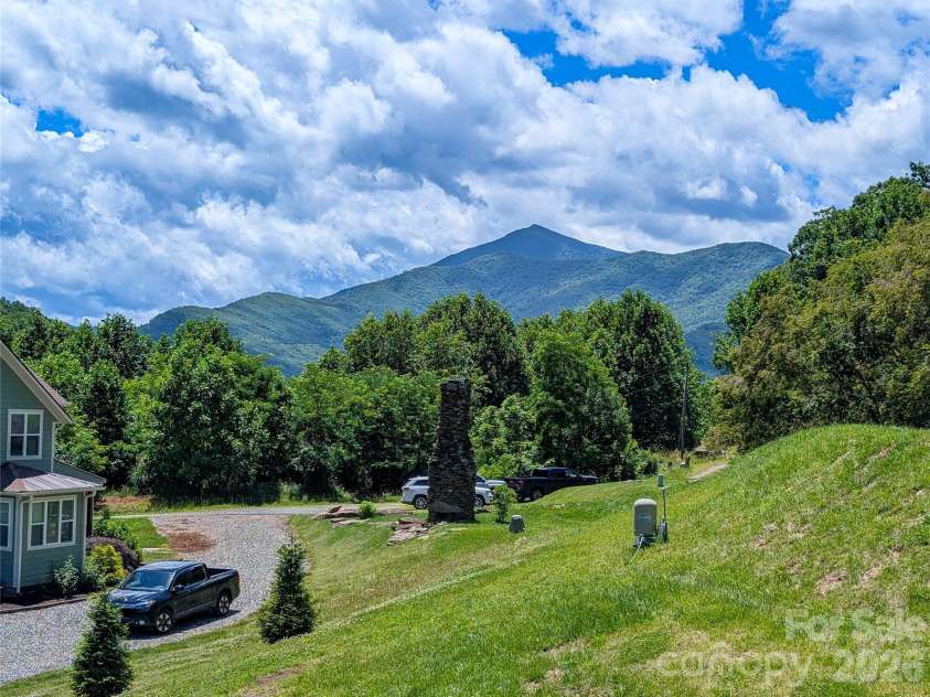 338 Majestic Mountain Drive, Burnsville, NC 28714.  MLS# CAR4277521, YatesRealty ID 981. 