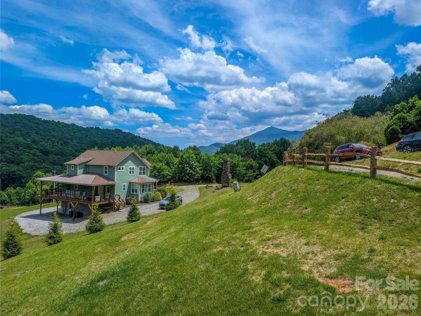 338 Majestic Mountain Drive, Burnsville, NC 28714.  MLS# CAR4277521, YatesRealty ID 981. 