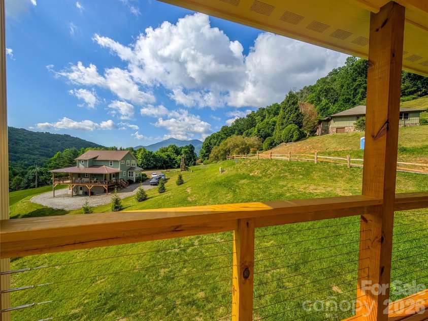 338 Majestic Mountain Drive, Burnsville, NC 28714.  MLS# CAR4277521, YatesRealty ID 981. 