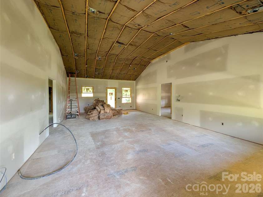 338 Majestic Mountain Drive, Burnsville, NC 28714.  MLS# CAR4277521, YatesRealty ID 981. Additional view of Great Room