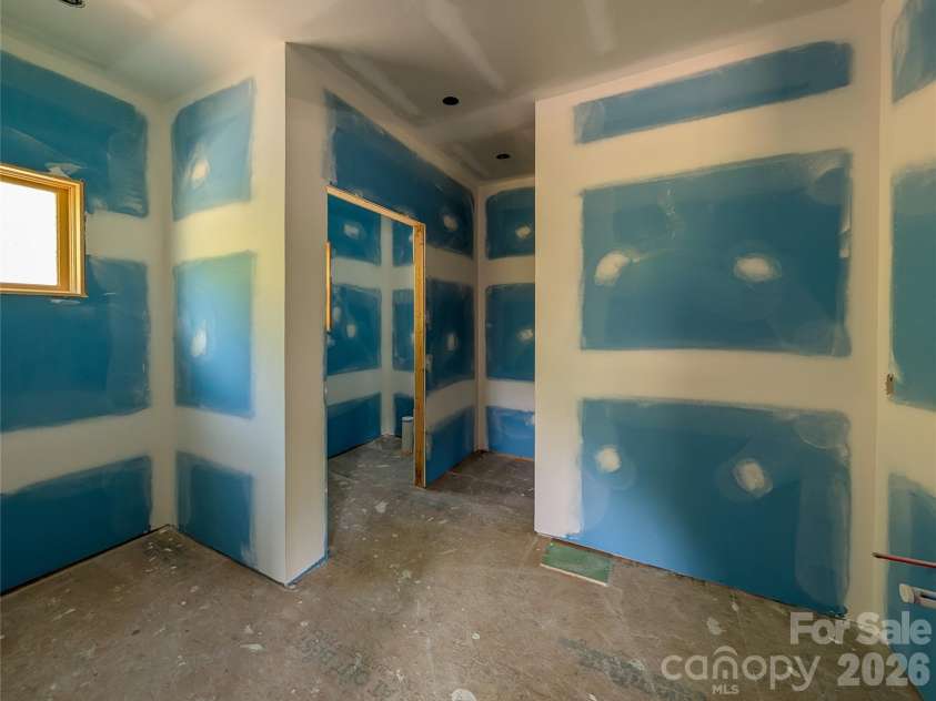 338 Majestic Mountain Drive, Burnsville, NC 28714.  MLS# CAR4277521, YatesRealty ID 981. Primary Bathroom