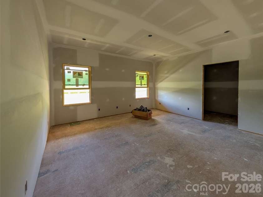338 Majestic Mountain Drive, Burnsville, NC 28714.  MLS# CAR4277521, YatesRealty ID 981. Primary Bedroom
