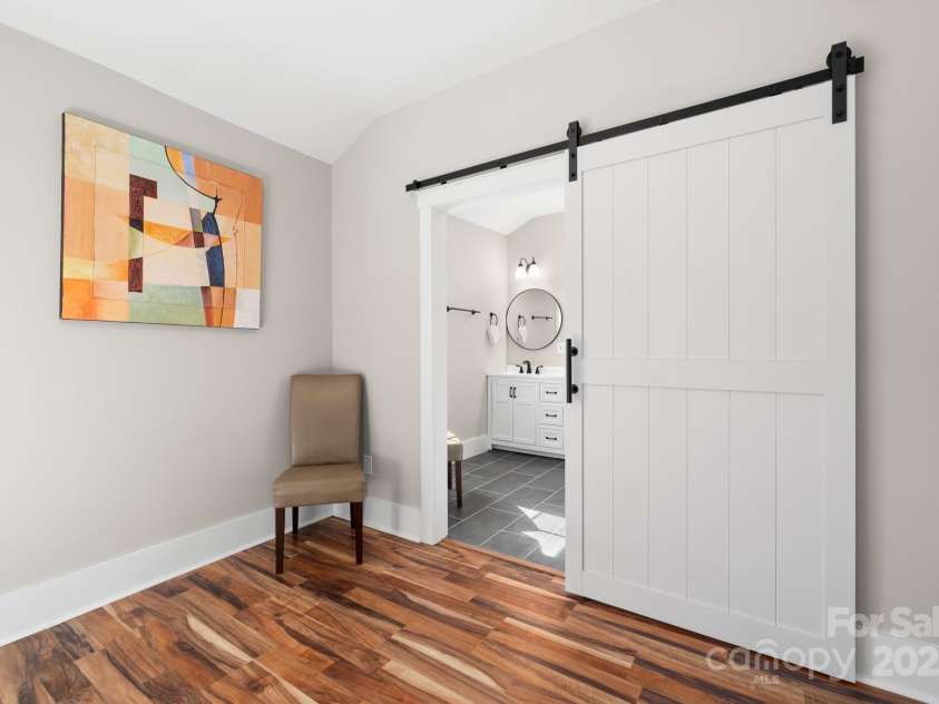 28 Kingsley Way, Asheville, NC 28803.  MLS# CAR4166970, YatesRealty ID 9811. 