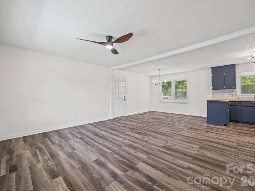 403 Murdock Circle, Shelby, NC 28150.  MLS# CAR4367930, YatesRealty ID 9811. 