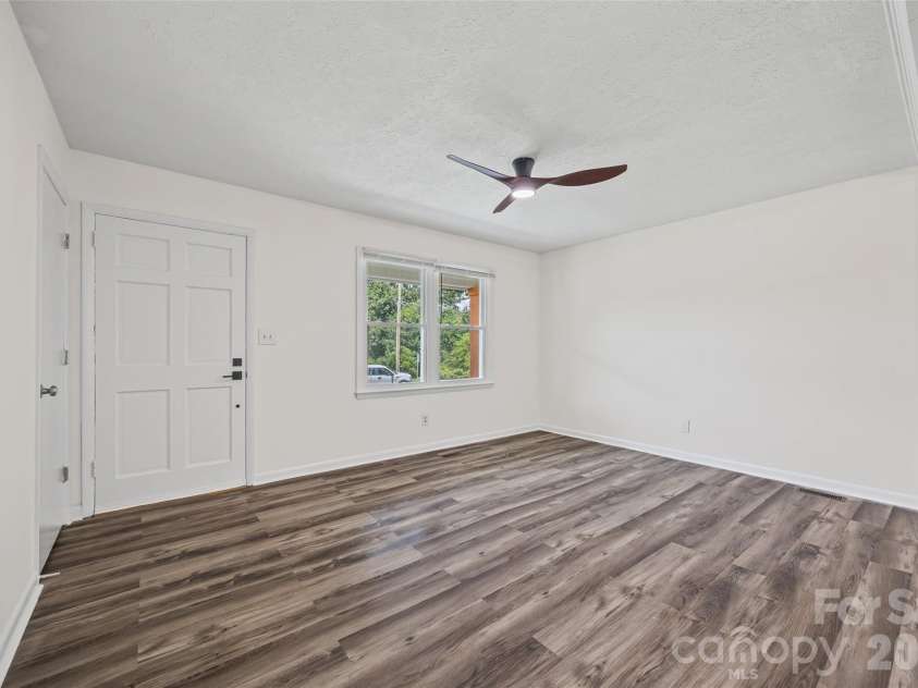 403 Murdock Circle, Shelby, NC 28150.  MLS# CAR4367930, YatesRealty ID 9811. 