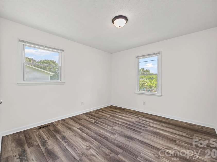 403 Murdock Circle, Shelby, NC 28150.  MLS# CAR4367930, YatesRealty ID 9811. 