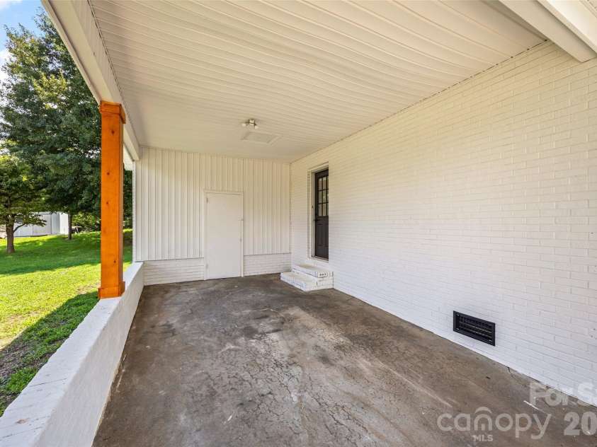 403 Murdock Circle, Shelby, NC 28150.  MLS# CAR4367930, YatesRealty ID 9811. 