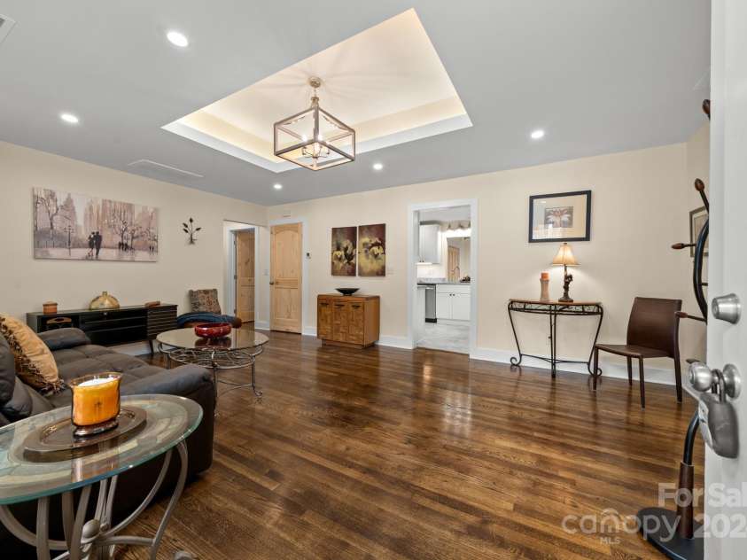 104 Maney Avenue, Asheville, NC 28804.  MLS# CAR4155681, YatesRealty ID 9812. 