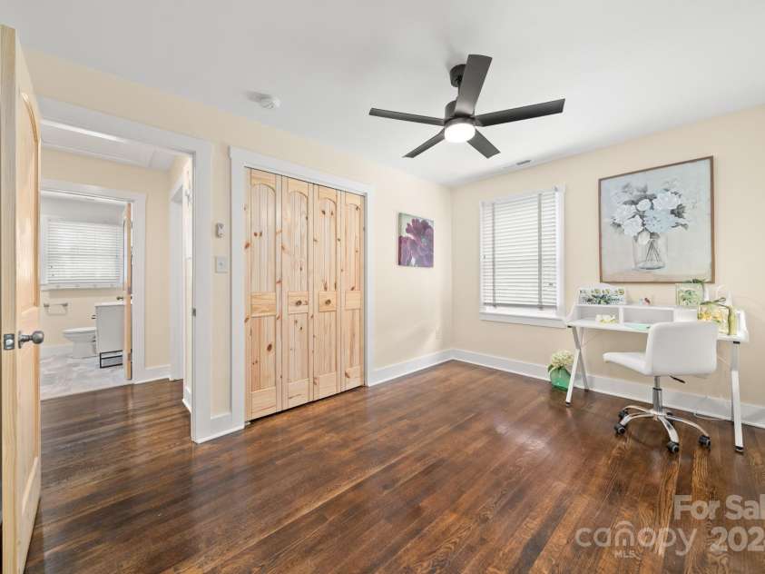 104 Maney Avenue, Asheville, NC 28804.  MLS# CAR4155681, YatesRealty ID 9812. 