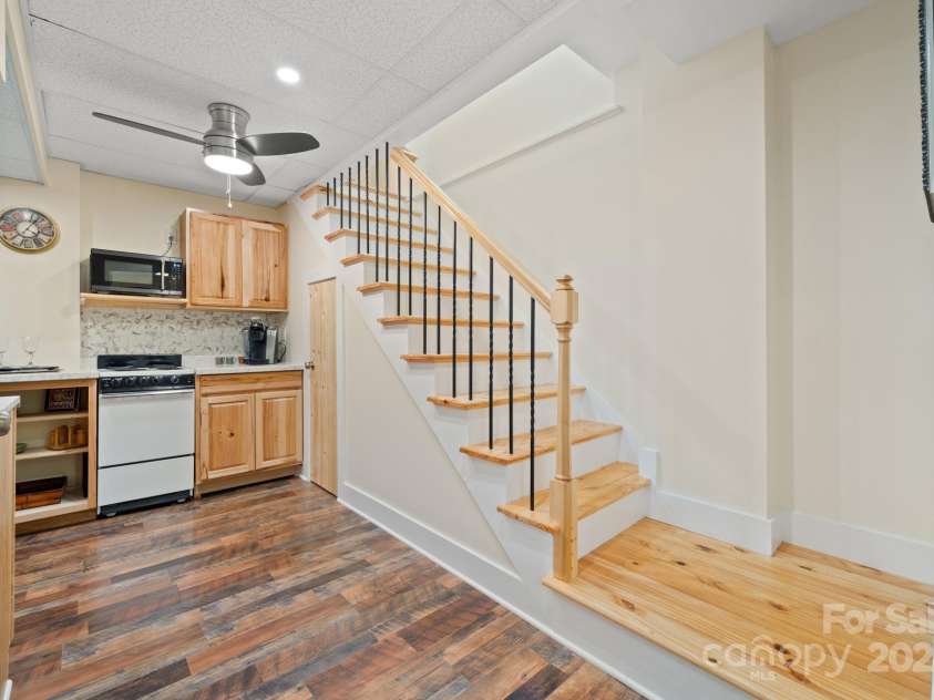 104 Maney Avenue, Asheville, NC 28804.  MLS# CAR4155681, YatesRealty ID 9812. 