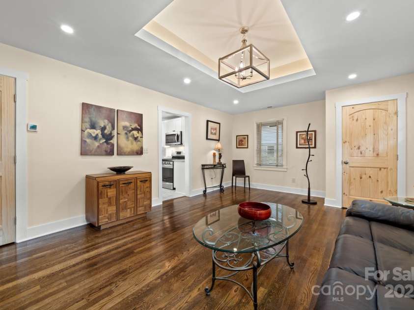 104 Maney Avenue, Asheville, NC 28804.  MLS# CAR4155681, YatesRealty ID 9812. 