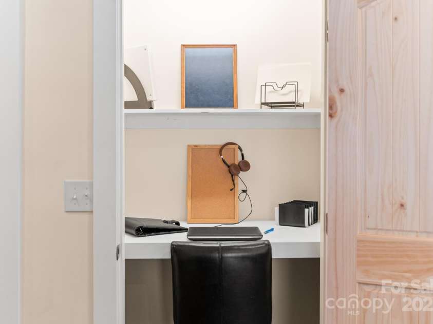 104 Maney Avenue, Asheville, NC 28804.  MLS# CAR4155681, YatesRealty ID 9812. 