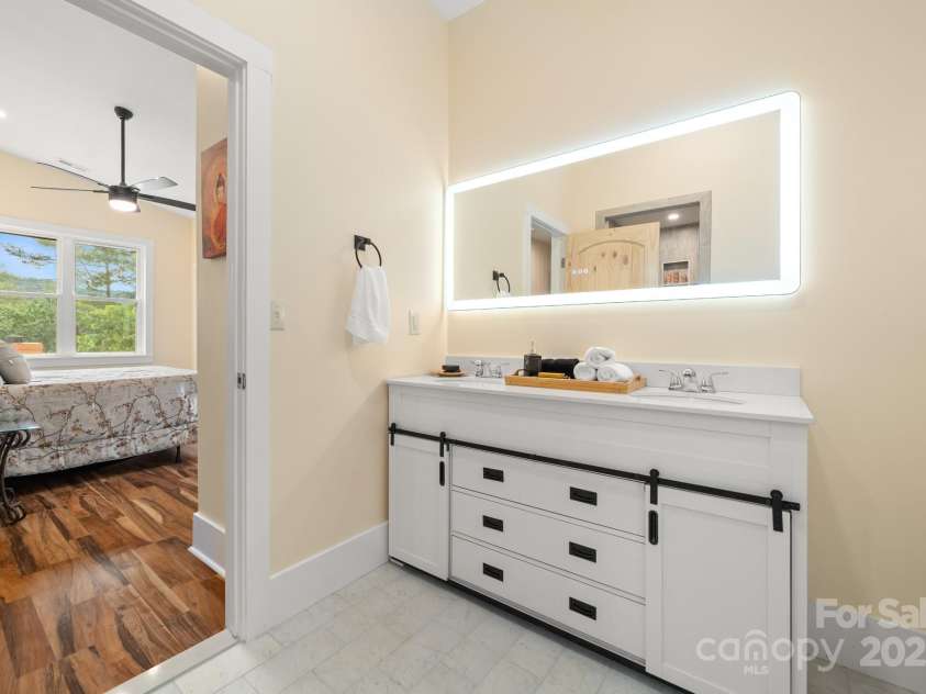 104 Maney Avenue, Asheville, NC 28804.  MLS# CAR4155681, YatesRealty ID 9812. 