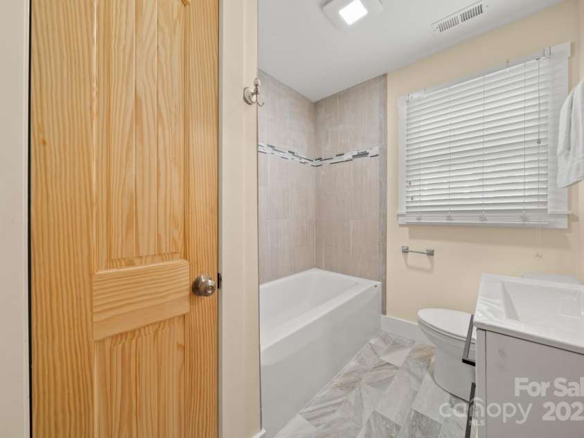 104 Maney Avenue, Asheville, NC 28804.  MLS# CAR4155681, YatesRealty ID 9812. 