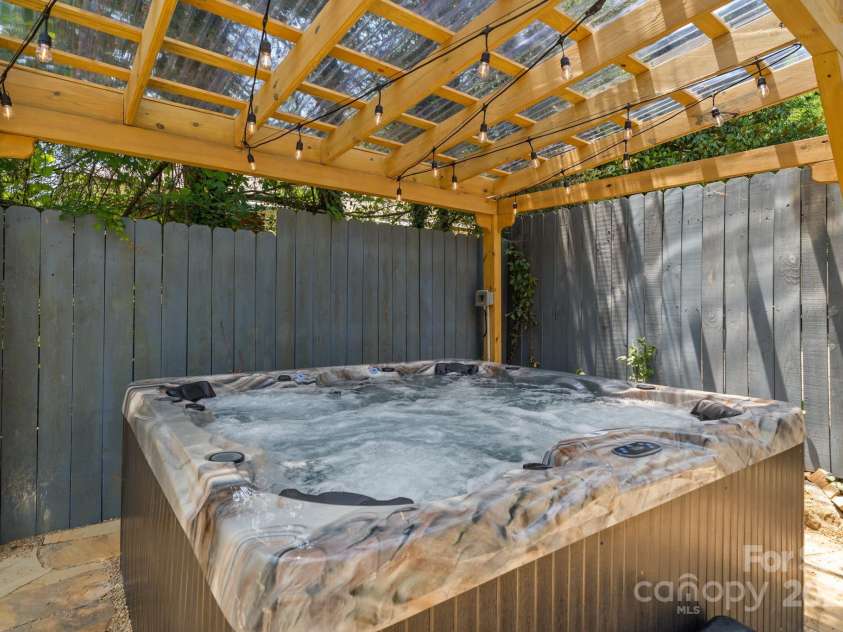 104 Maney Avenue, Asheville, NC 28804.  MLS# CAR4155681, YatesRealty ID 9812. 