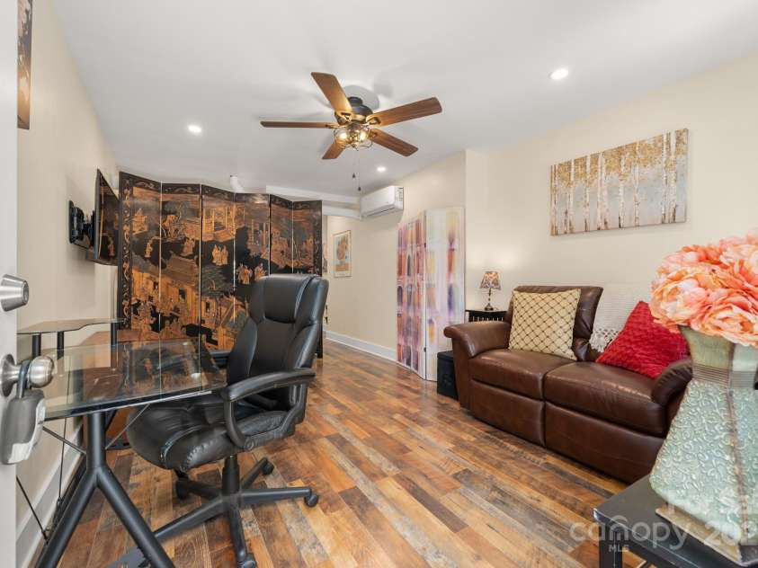 104 Maney Avenue, Asheville, NC 28804.  MLS# CAR4155681, YatesRealty ID 9812. 