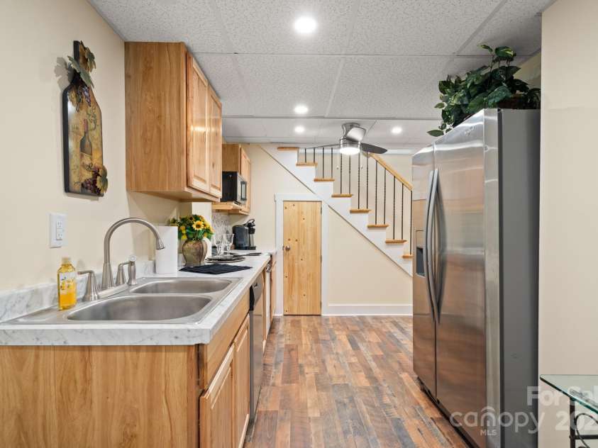 104 Maney Avenue, Asheville, NC 28804.  MLS# CAR4155681, YatesRealty ID 9812. 