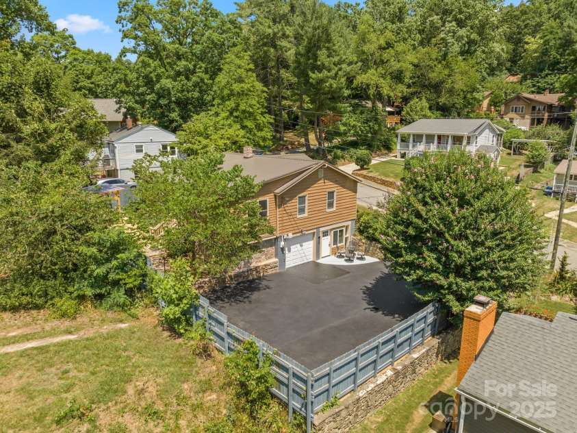104 Maney Avenue, Asheville, NC 28804.  MLS# CAR4155681, YatesRealty ID 9812. 