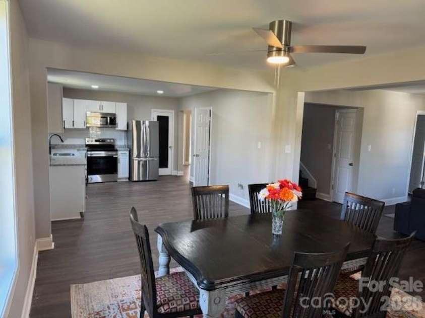 806 4th Street Drive, Hickory, NC 28601.  MLS# CAR4367995, YatesRealty ID 9813. 