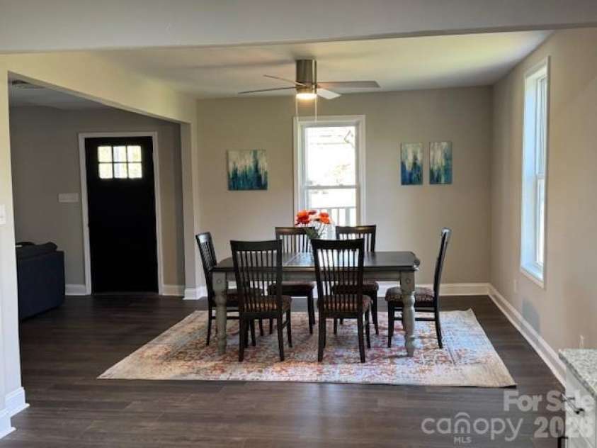 806 4th Street Drive, Hickory, NC 28601.  MLS# CAR4367995, YatesRealty ID 9813. 