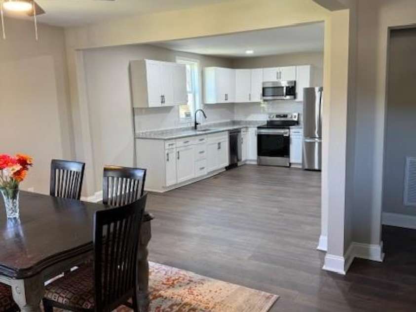 806 4th Street Drive, Hickory, NC 28601.  MLS# CAR4367995, YatesRealty ID 9813. 