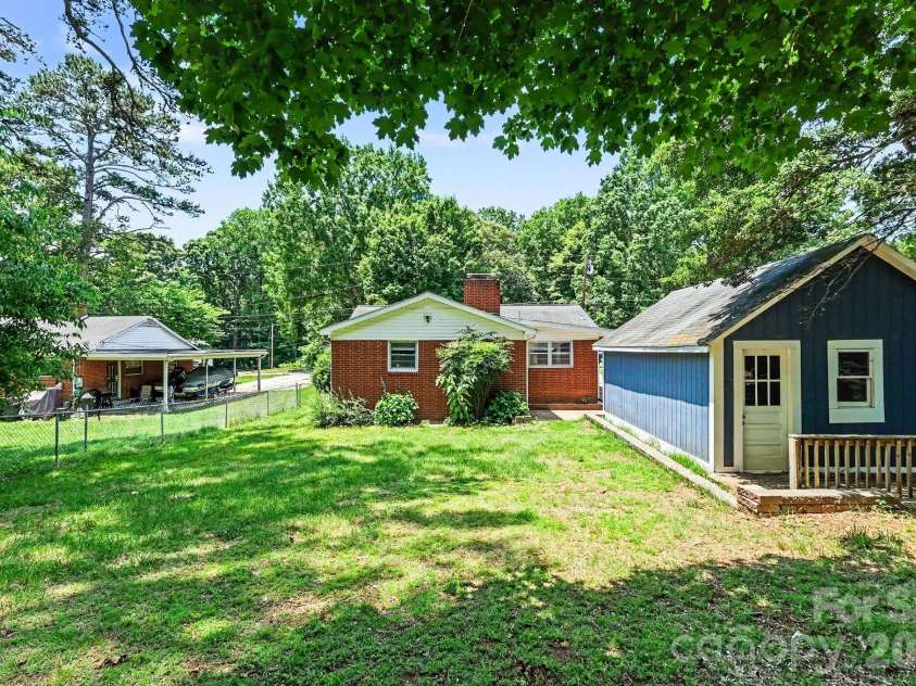 742 Mulberry Street, Statesville, NC 28677.  MLS# CAR4342913, YatesRealty ID 9818. 