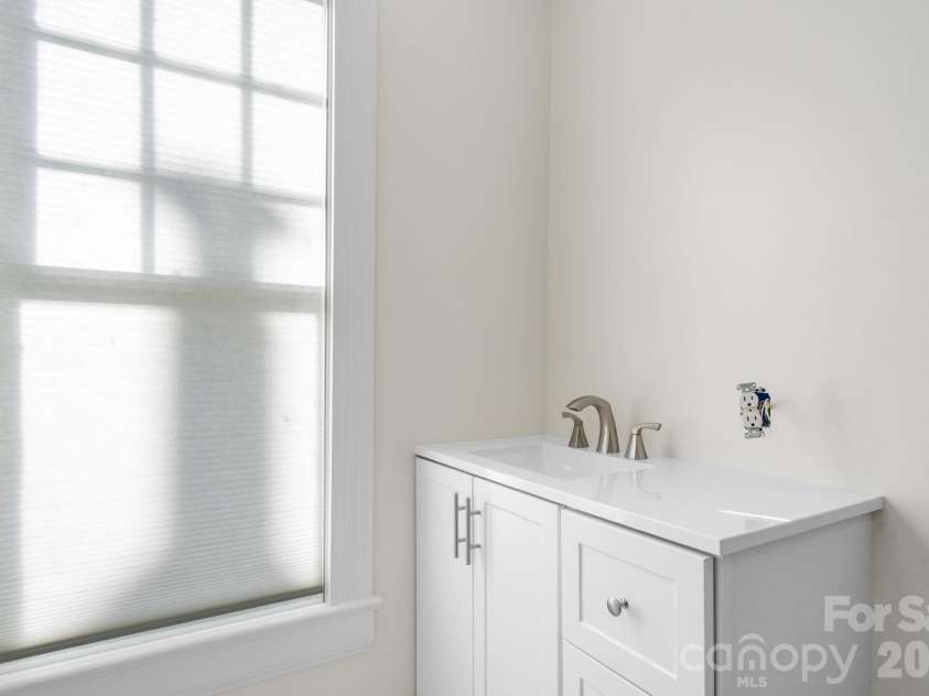 1101 College Avenue, Lenoir, NC 28645.  MLS# CAR4345154, YatesRealty ID 9820. 