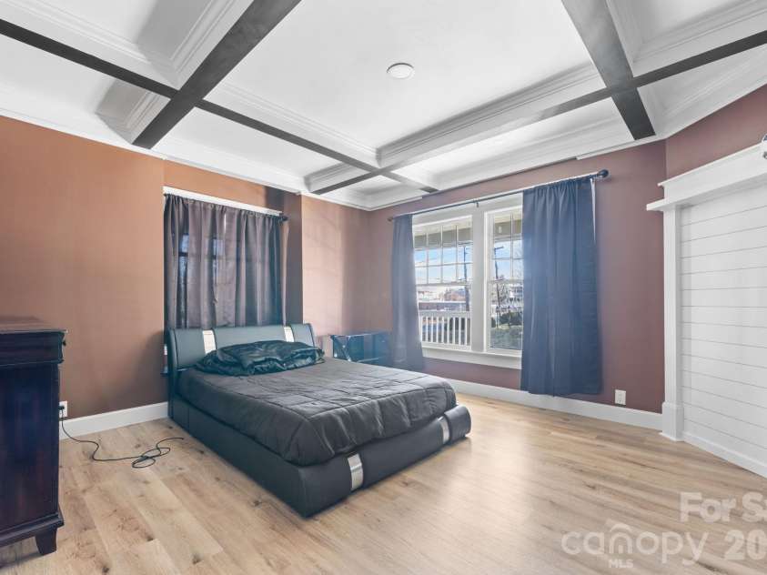 1101 College Avenue, Lenoir, NC 28645.  MLS# CAR4345154, YatesRealty ID 9820. 