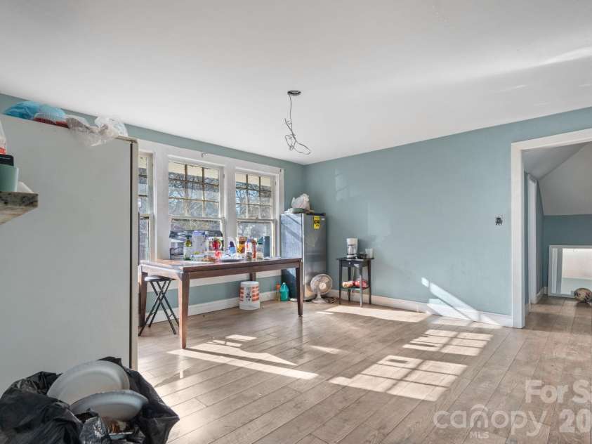 1101 College Avenue, Lenoir, NC 28645.  MLS# CAR4345154, YatesRealty ID 9820. 