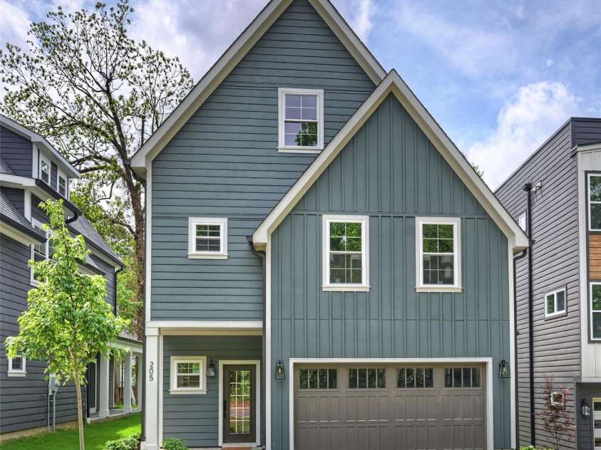 205 Coxe Avenue, Charlotte, NC 28208.  MLS# CAR4251010, YatesRealty ID 9820. 