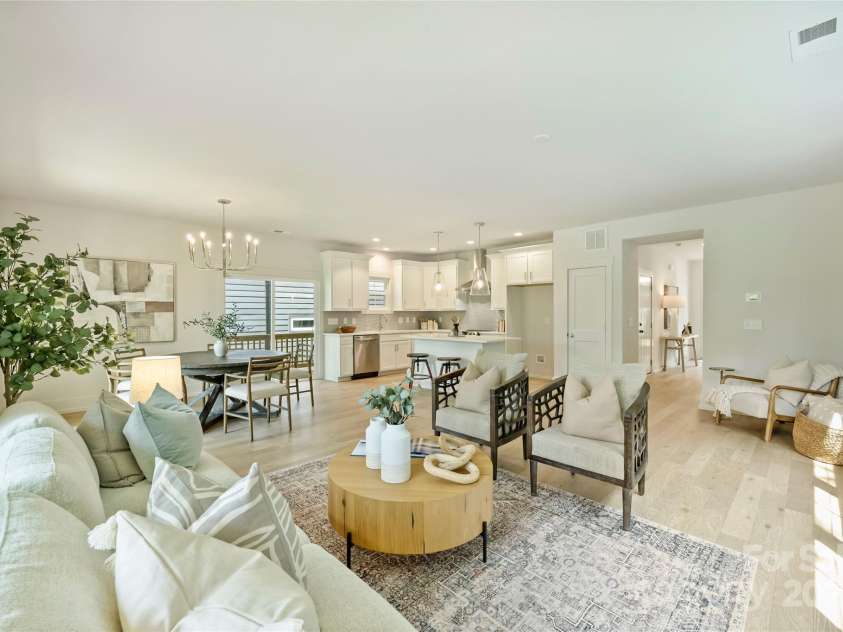205 Coxe Avenue, Charlotte, NC 28208.  MLS# CAR4251010, YatesRealty ID 9820. 