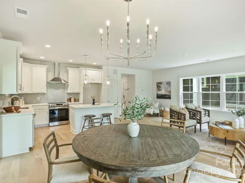 205 Coxe Avenue, Charlotte, NC 28208.  MLS# CAR4251010, YatesRealty ID 9820. 
