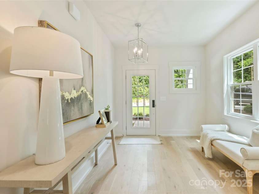 205 Coxe Avenue, Charlotte, NC 28208.  MLS# CAR4251010, YatesRealty ID 9820. Foyer
