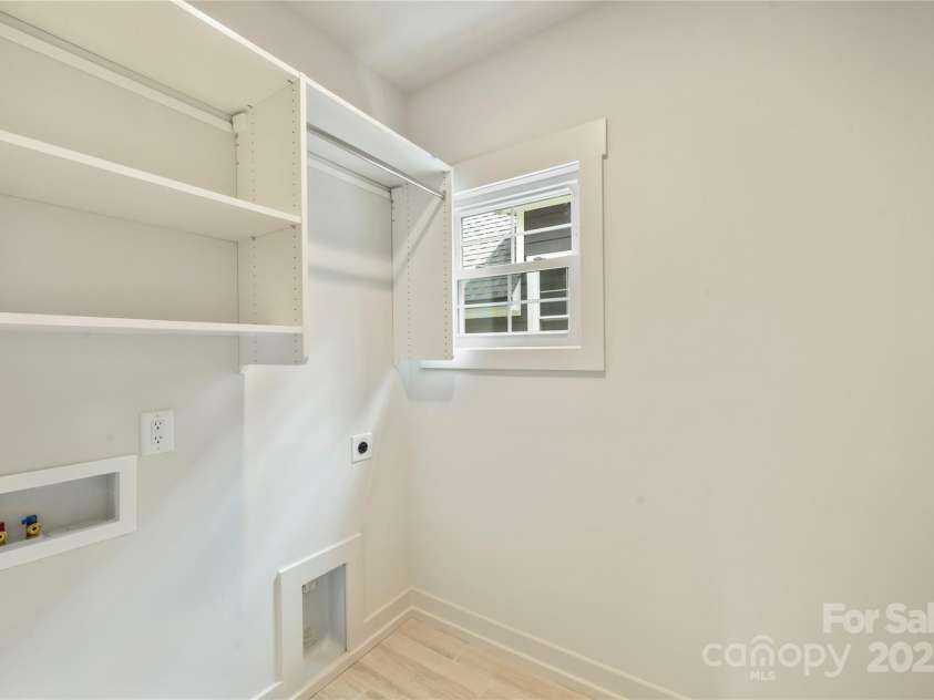 205 Coxe Avenue, Charlotte, NC 28208.  MLS# CAR4251010, YatesRealty ID 9820. Laundry