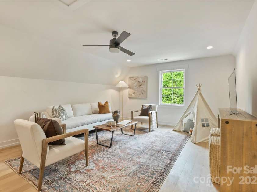 205 Coxe Avenue, Charlotte, NC 28208.  MLS# CAR4251010, YatesRealty ID 9820. Loft