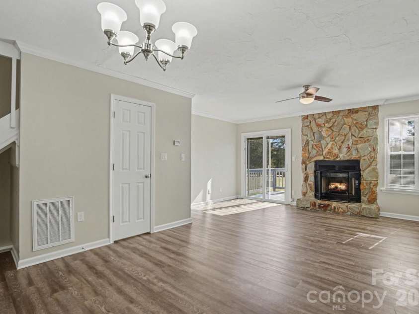 8221 Circle Tree Lane, Charlotte, NC 28277.  MLS# CAR4344771, YatesRealty ID 9820. 
