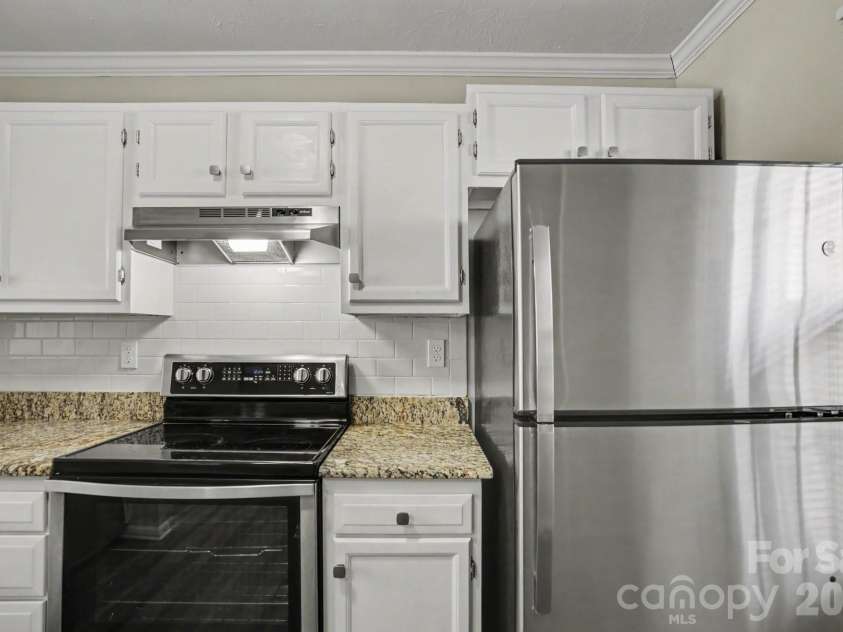 8221 Circle Tree Lane, Charlotte, NC 28277.  MLS# CAR4344771, YatesRealty ID 9820. 