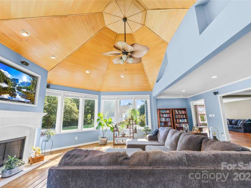 106 Chatworth Lane, Mooresville, NC 28117.  MLS# CAR4302174, YatesRealty ID 9821. 